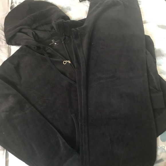 Black Velour TrackSuit Set - Picture 4 of 6